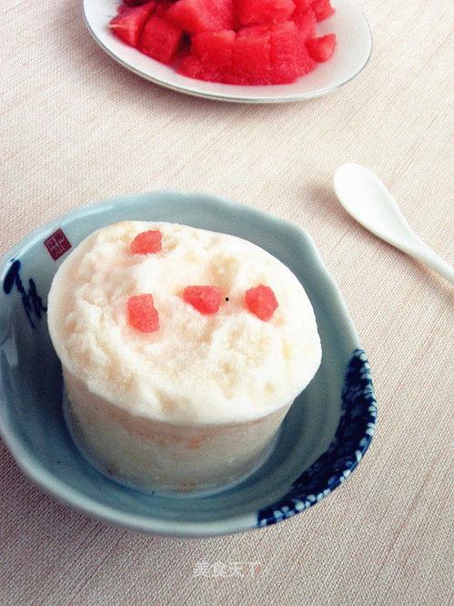 吃哈密瓜做冰淇淋,夏日清凉新体验